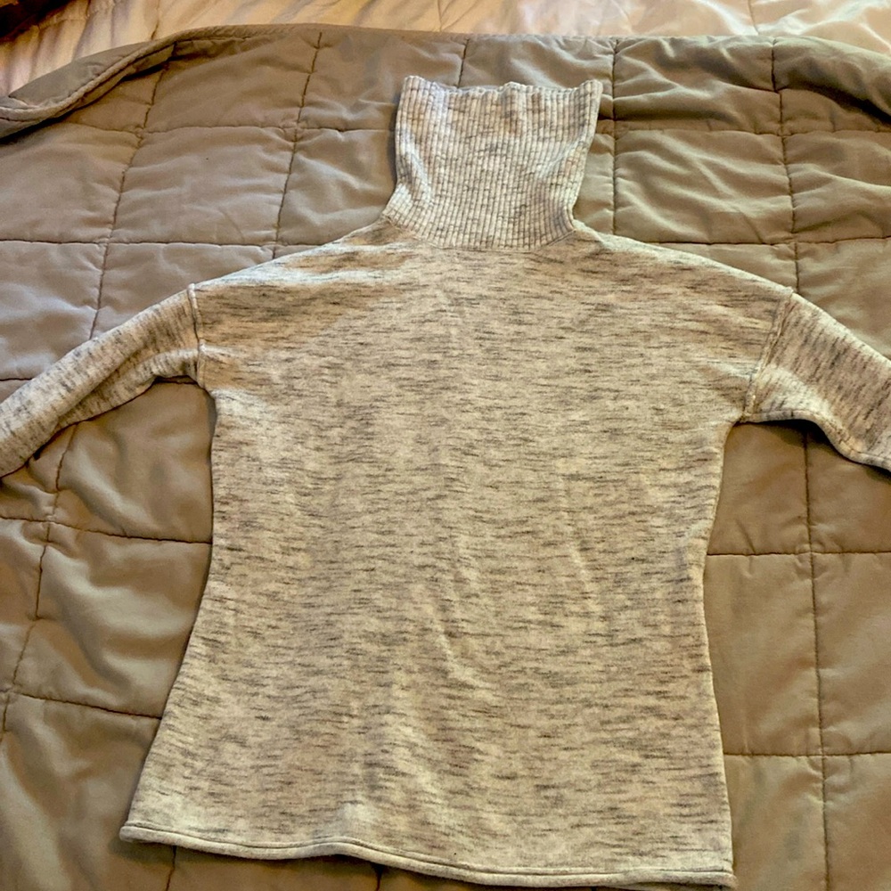 Rd style grey turtleneck